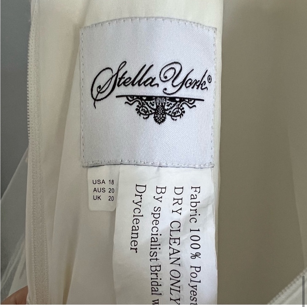 Stella York 6918 Princess Ballgown Wedding Dress - Picture 10 of 16